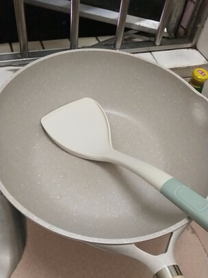 麦饭石不粘锅