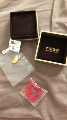 黄金吊坠