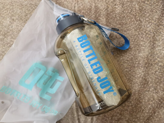 运动水杯