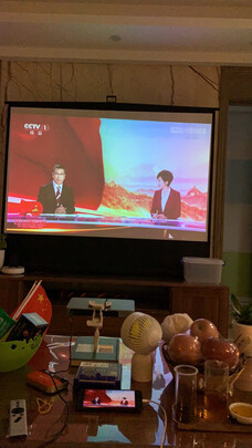 大眼橙80寸地拉幕布|大眼橙80寸地拉幕布真实使用感受？真相必看