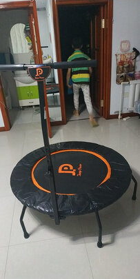 蹦蹦床