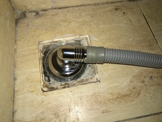 防臭地漏
