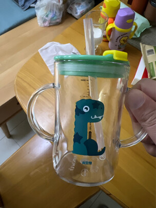 吸管水杯
