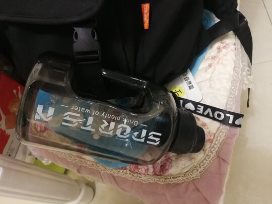 运动水杯