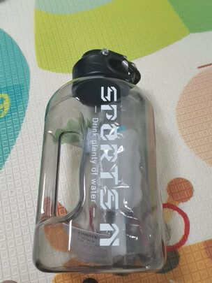 运动水杯