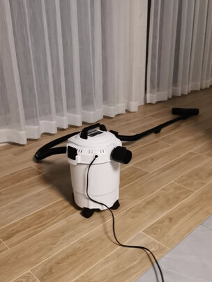 车载吸尘器