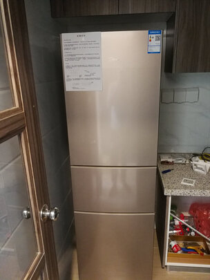 冰箱|外观展示美的213TM(E)冰箱怎么样?多少人不看这被坑了