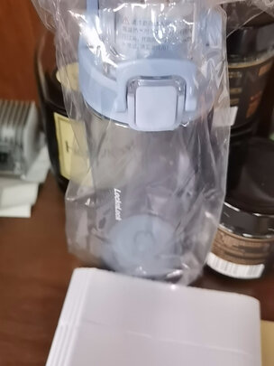 运动水杯