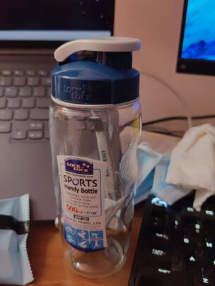 运动水杯
