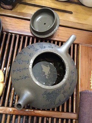 紫砂壶|消费者诉说打听下藏壶天下是正宗紫砂吗？是否有收藏价值？
