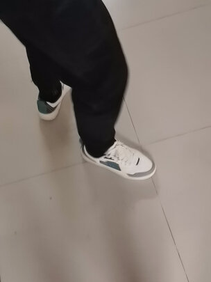 运动板鞋