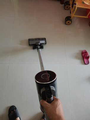 美的智能无线吸尘器家用大吸力手持除尘器吸拖一体机大功率小型拖地机除螨自营Q6