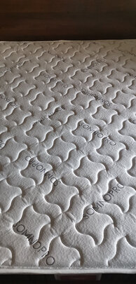 床垫|看完不迷路：真差:穗宝床垫质量怎么样?睁大眼看内幕感受实情