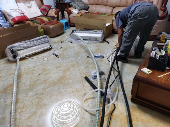 格力1.5匹云恬拆机(格力空调手机遥控器) 格力1.5匹云恬拆机(格力空调手机遥控器)