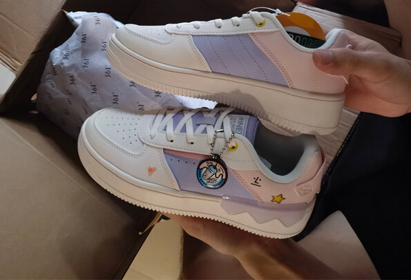 运动休闲鞋