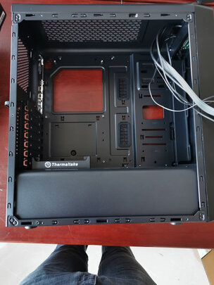%title插图%num Tt(Thermaltake)启航者S5 机箱电源套装台式机电脑主机(含300W电源/支持240水冷排/支持长显卡/游戏机箱)
