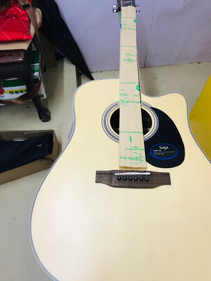 吉他|萨伽SF700C缺角原木色41英寸+原装礼包吉他独家揭秘评测真相,不看后悔!