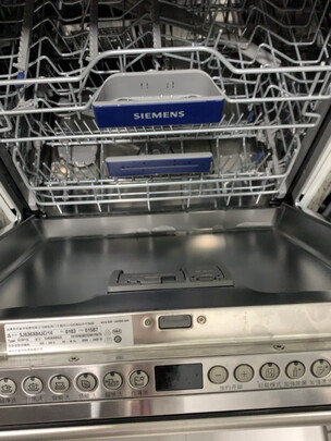 %title插图%num 西门子 (SIEMENS) 嵌入式12套家用全自动洗碗机 专利晶蕾烘干存储 高温除菌 家居互联 SJ456S26JC