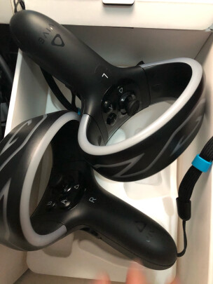 HTC VIVE-P210好不好？画面清晰吗，十分漂亮吗 