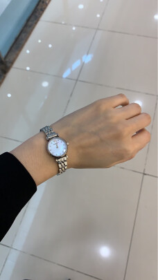 阿玛尼满天星手表怎么样?听说质量很差?走时误差大?