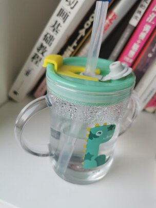 吸管水杯