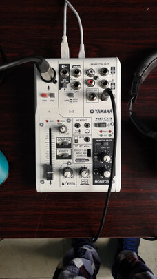 莱维特STREAM 4x5直播声卡真实情况如何,请教几个小问题