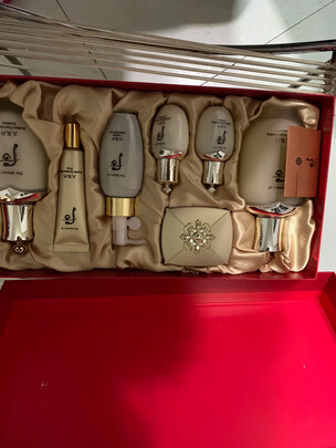 后Whoo 天气丹花献光彩紧颜礼盒7件套怎么样?到底有没有效果呢?