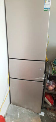 %title插图%num 容声(Ronshen)217升三门小型冰箱家用节能租房宿舍实用小巧不占地中门软冷冻BCD-217D11N