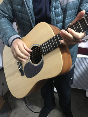 %title插图%num 马丁(MARTIN)D10E-02全单民谣电箱吉他41英寸D型云杉木沙比利公路系列原装进口