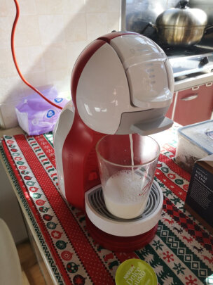 DOLCEGUSTO 9770和东菱DL-KF800区别是什么？操控哪款更加容易？哪个保护得当？