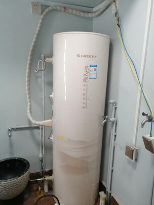 格力空气能热水器|消费者诉说格力空气能热水器对比海尔的哪个更好一些？告诉大家真相