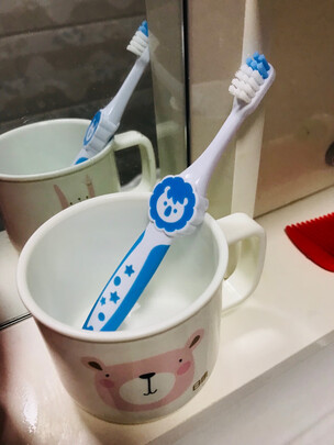 儿童牙刷