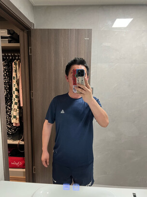 运动T恤
