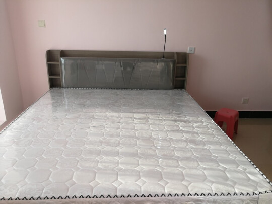 图片[1] - 高级感十足的轻奢床(轻奢风木质床) - 淘实惠