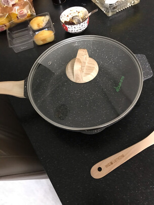 麦饭石不粘锅
