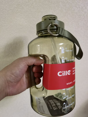 运动水杯