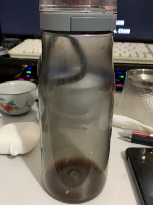运动水杯