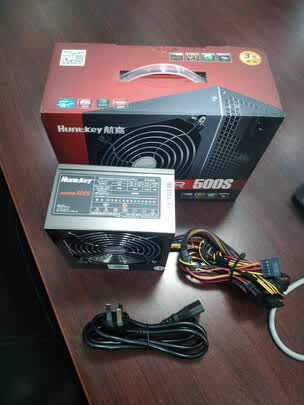 一:选购鑫谷gp700g黑金电源电脑电源建议