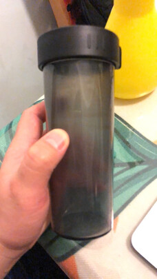 运动水杯