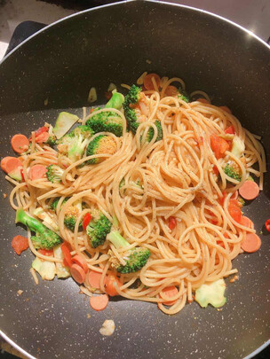 麦饭石不粘锅
