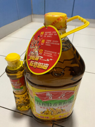 三,花中花特香菜籽油5l网友对比评测