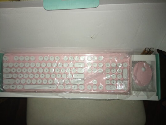 Mofii sweet和AOC KB701到底有区别吗？哪款做工更加好？哪个靓丽十足 