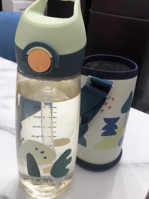 吸管水杯