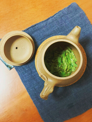 百年利永小佛手壶是哪里生产的，值吗
