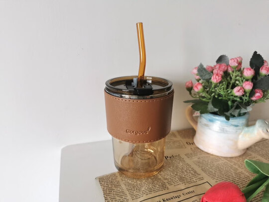 玻璃杯