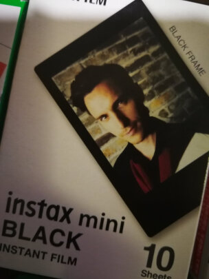 INSTAX mini相纸究竟好不好啊？颜色艳丽吗？极其好用吗 