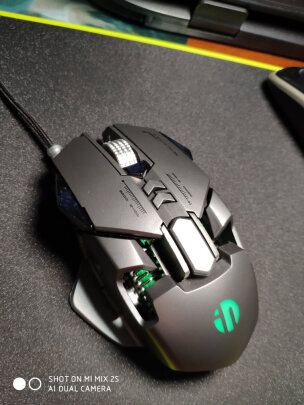 英菲克PG1游戏鼠标对比G 102 LI HTSYNC区别大吗？做工哪个更好，哪个倍感舒适？