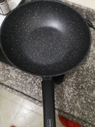 麦饭石不粘锅