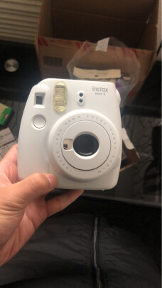 INSTAX MINI9好不好？颜色艳丽吗？外观好看吗？