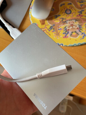 移动硬盘